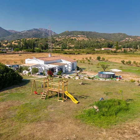 Villa S'ena E Su Juncu *