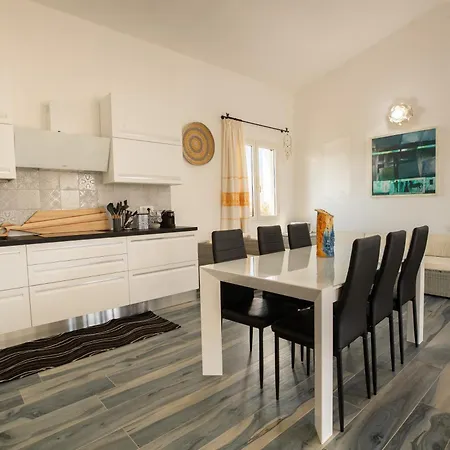 Villa S'ena E Su Juncu Loculi
