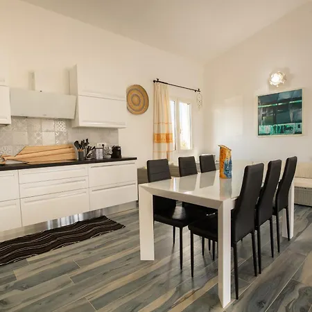 S'ena E Su Juncu * Loculi