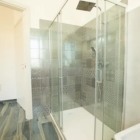 S'ena E Su Juncu Nyaraló Loculi